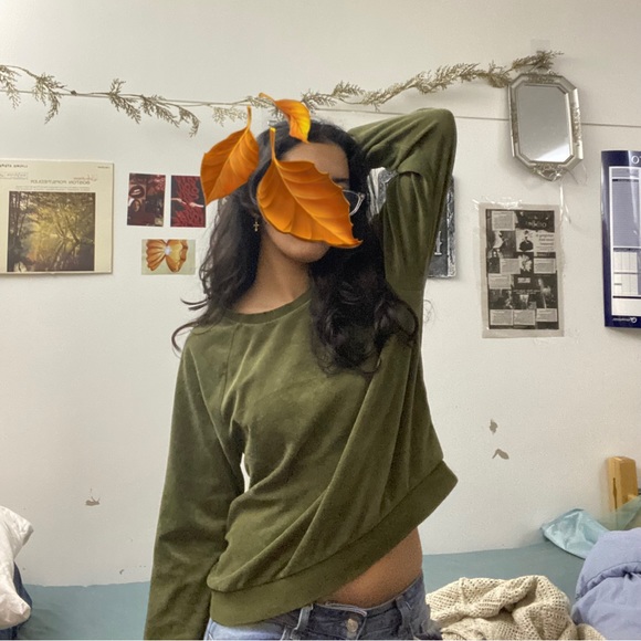 Size M GAP sweatshirt. Good condition. Velvety material, very soft! - Picture 4 of 4